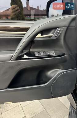 Внедорожник / Кроссовер Lexus LX 2019 в 