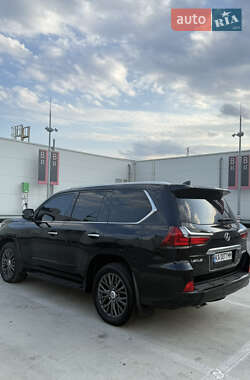 Внедорожник / Кроссовер Lexus LX 2017 в 