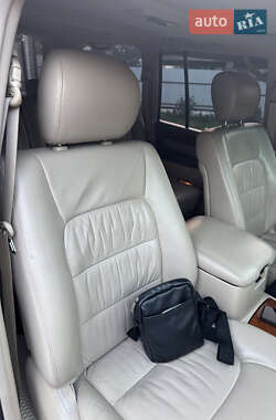 Позашляховик / Кросовер Lexus LX 2006 в 