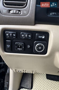 Позашляховик / Кросовер Lexus LX 2006 в 