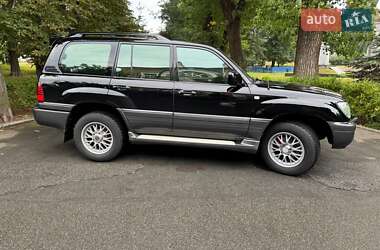 Внедорожник / Кроссовер Lexus LX 2004 в 