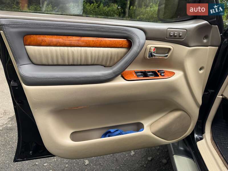 Внедорожник / Кроссовер Lexus LX 2004 в Киеве