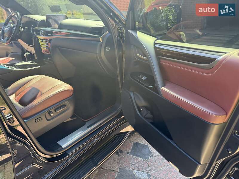 Позашляховик / Кросовер Lexus LX 2018 в Кременчуці фото 14 Позашляховик / Кросовер Lexus LX 2018 в Кременчуці