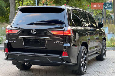 Внедорожник / Кроссовер Lexus LX 2021 в 