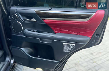 Внедорожник / Кроссовер Lexus LX 2021 в 