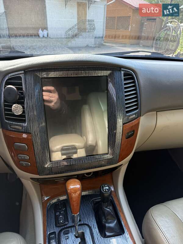 Внедорожник / Кроссовер Lexus LX 2004 в Косове