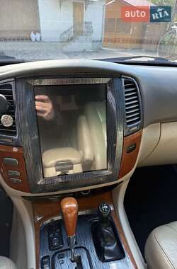 Внедорожник / Кроссовер Lexus LX 2004 в 
