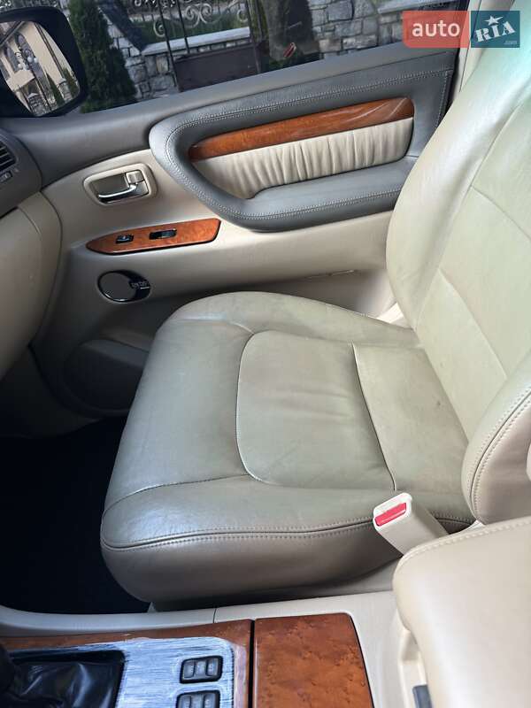 Внедорожник / Кроссовер Lexus LX 2004 в Косове
