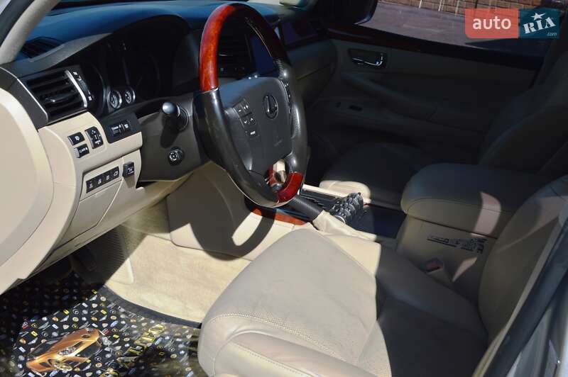 Позашляховик / Кросовер Lexus LX 2008 в Одесі фото 20 Позашляховик / Кросовер Lexus LX 2008 в Одесі