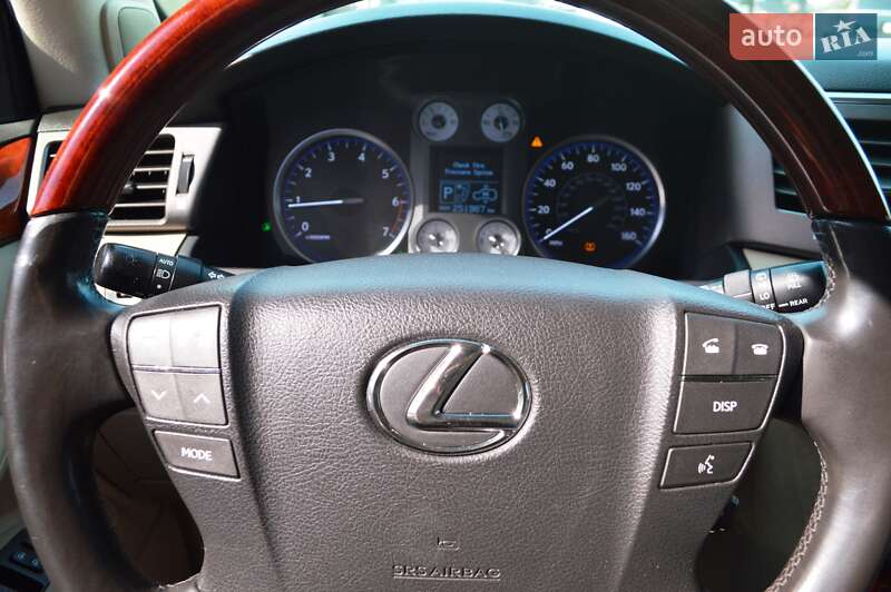 Позашляховик / Кросовер Lexus LX 2008 в Одесі фото 25 Позашляховик / Кросовер Lexus LX 2008 в Одесі