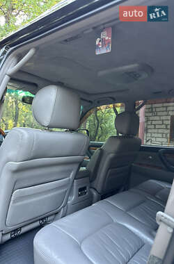 Внедорожник / Кроссовер Lexus LX 2005 в 