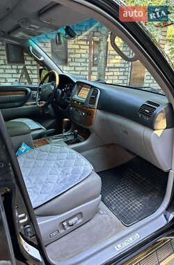 Внедорожник / Кроссовер Lexus LX 2005 в 