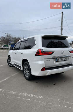 Позашляховик / Кросовер Lexus LX 2016 в 