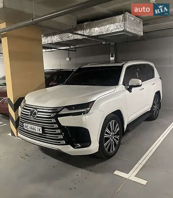 Внедорожник / Кроссовер Lexus LX 2022 в 