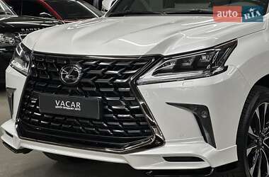 Внедорожник / Кроссовер Lexus LX 2021 в 