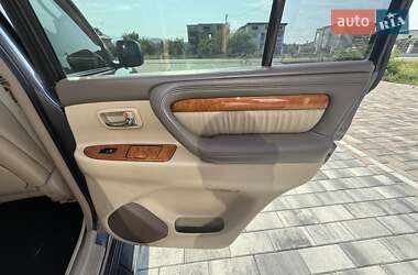 Внедорожник / Кроссовер Lexus LX 2006 в 
