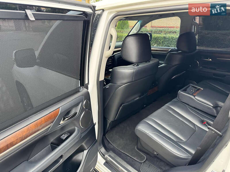 Позашляховик / Кросовер Lexus LX 2015 в Києві