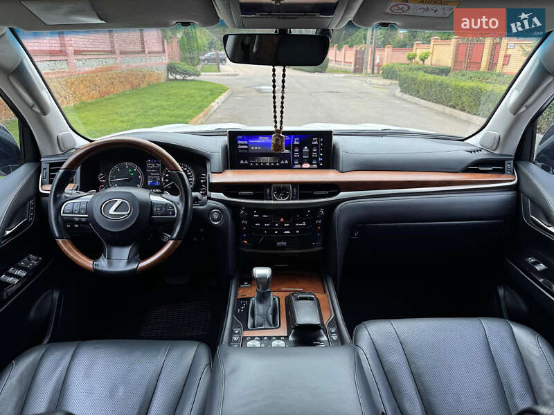 Позашляховик / Кросовер Lexus LX 2015 в Києві