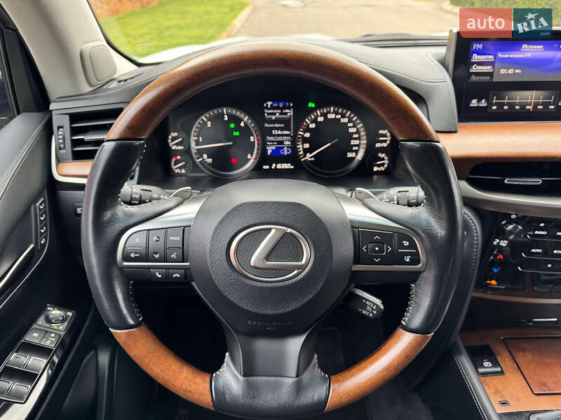 Позашляховик / Кросовер Lexus LX 2015 в Києві