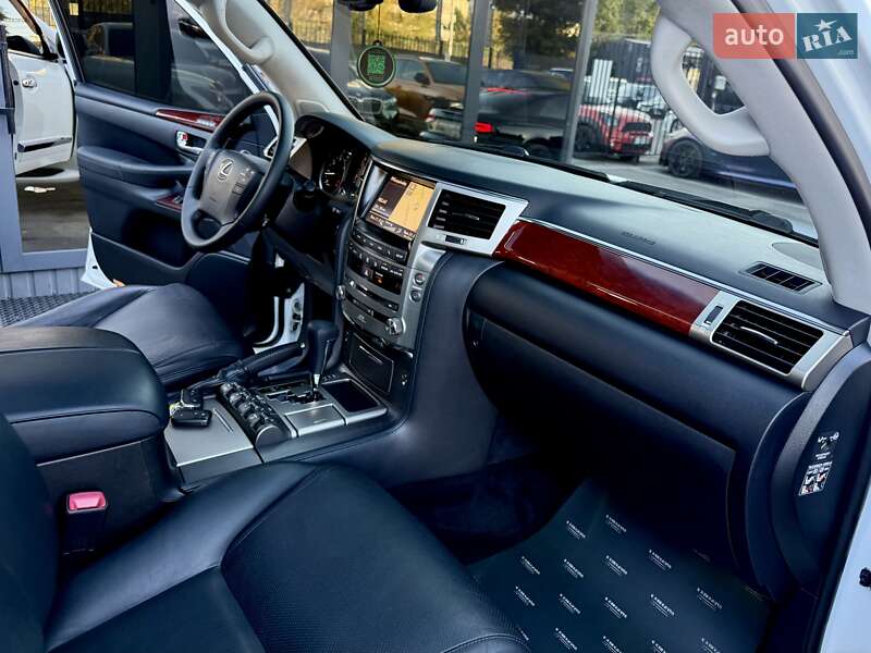 Внедорожник / Кроссовер Lexus LX 2012 в Киеве