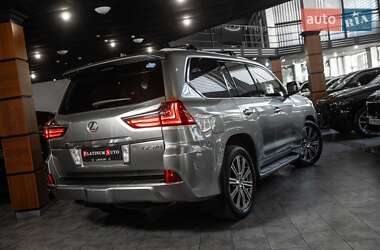 Внедорожник / Кроссовер Lexus LX 2016 в 