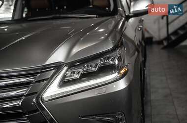 Внедорожник / Кроссовер Lexus LX 2016 в 