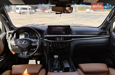 Внедорожник / Кроссовер Lexus LX 2017 в 