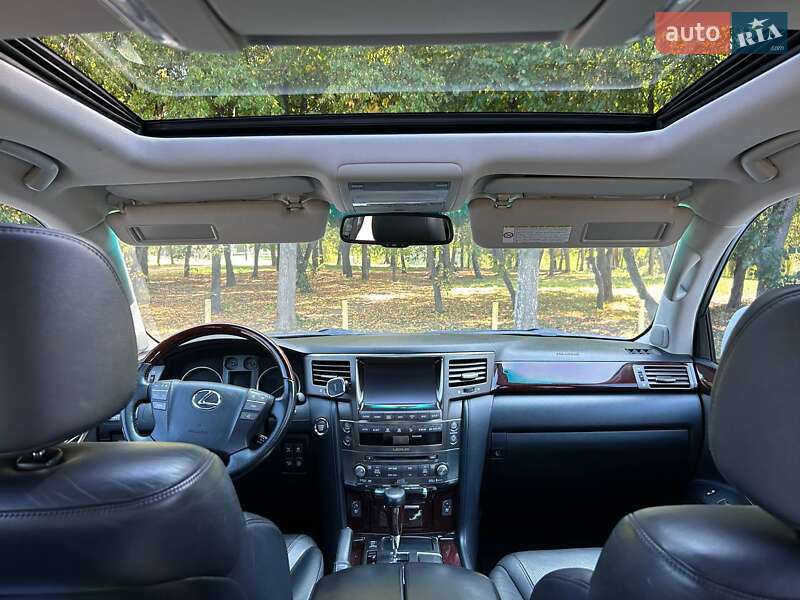 Внедорожник / Кроссовер Lexus LX 2010 в Киеве