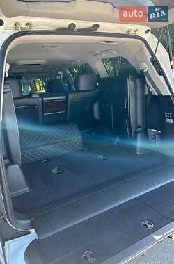 Позашляховик / Кросовер Lexus LX 2010 в 