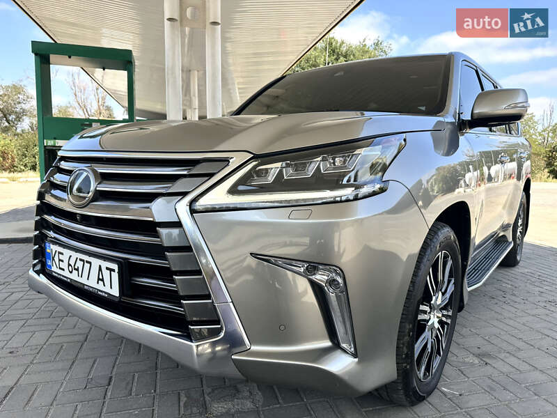 Позашляховик / Кросовер Lexus LX 2016 в Дніпрі