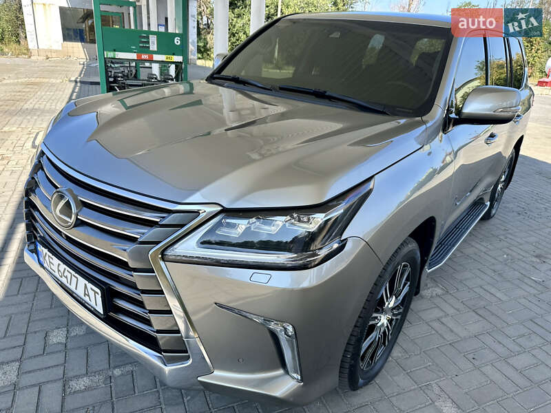 Позашляховик / Кросовер Lexus LX 2016 в Дніпрі