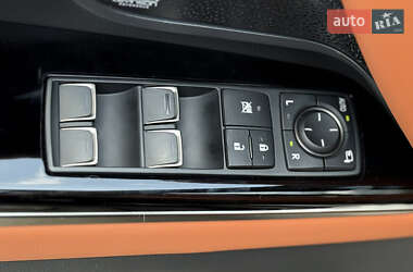 Позашляховик / Кросовер Lexus LX 2022 в 