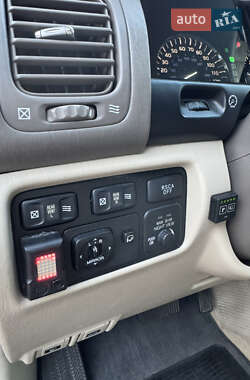 Внедорожник / Кроссовер Lexus LX 2004 в 