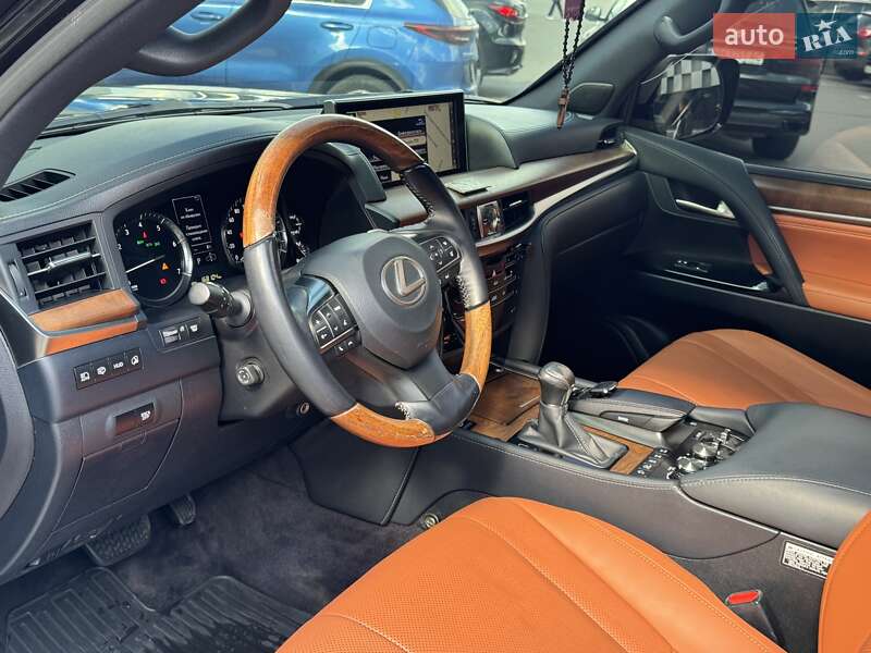 Внедорожник / Кроссовер Lexus LX 2016 в Одессе