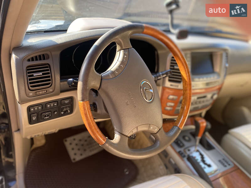 Позашляховик / Кросовер Lexus LX 2006 в Борзні