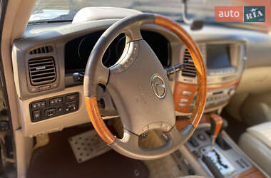 Позашляховик / Кросовер Lexus LX 2006 в 