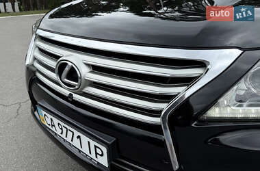 Позашляховик / Кросовер Lexus LX 2012 в 
