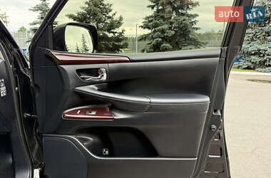 Позашляховик / Кросовер Lexus LX 2012 в 