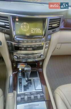 Внедорожник / Кроссовер Lexus LX 2008 в 