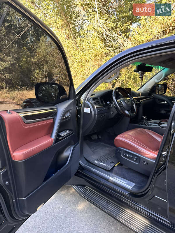 Внедорожник / Кроссовер Lexus LX 2016 в Днепре