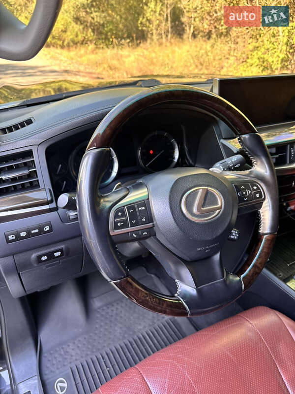 Внедорожник / Кроссовер Lexus LX 2016 в Днепре