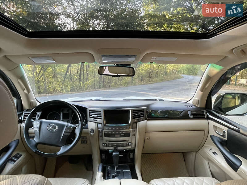 Внедорожник / Кроссовер Lexus LX 2011 в Черкассах