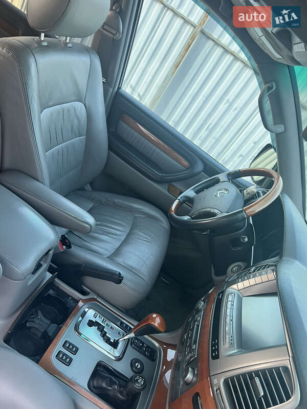 Внедорожник / Кроссовер Lexus LX 2007 в Черновцах