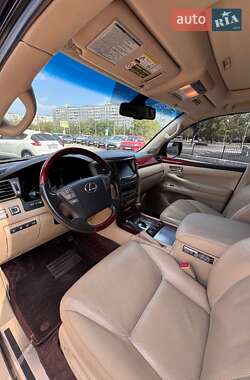 Внедорожник / Кроссовер Lexus LX 2008 в 