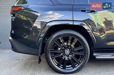 Внедорожник / Кроссовер Lexus LX 2022 в 