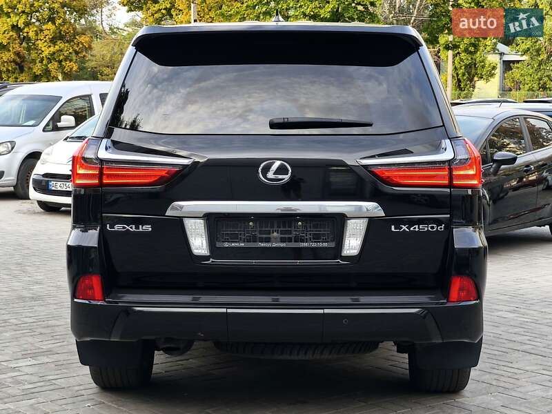 Позашляховик / Кросовер Lexus LX 2017 в Дніпрі
