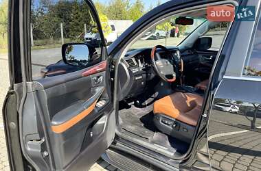 Внедорожник / Кроссовер Lexus LX 2011 в 