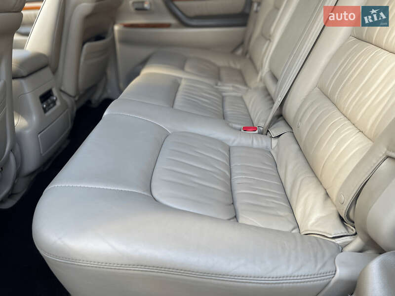 Позашляховик / Кросовер Lexus LX 2006 в Чернівцях