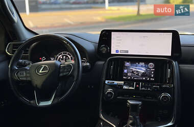 Внедорожник / Кроссовер Lexus LX 2022 в 