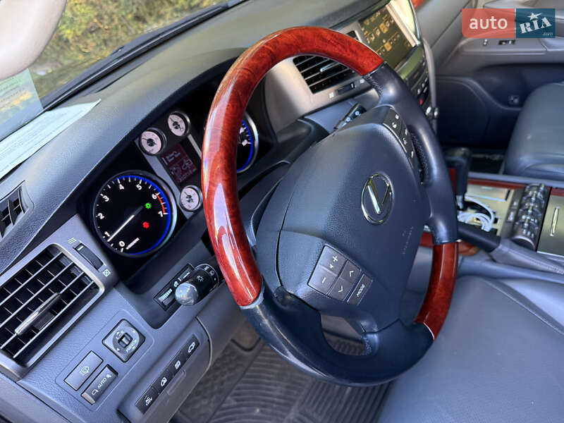 Позашляховик / Кросовер Lexus LX 2008 в Києві фото 13 Позашляховик / Кросовер Lexus LX 2008 в Києві